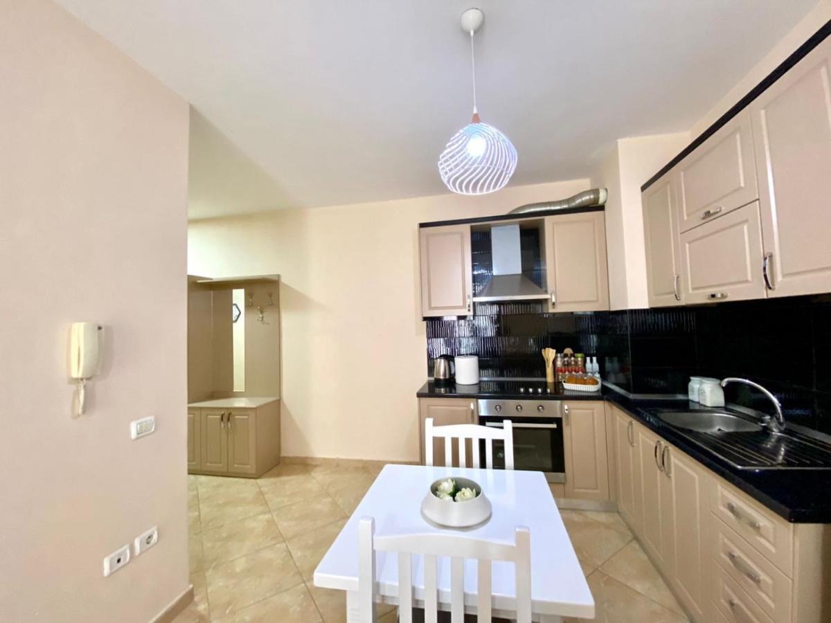 Chlo Apartment 2 Tirana Zewnętrze zdjęcie